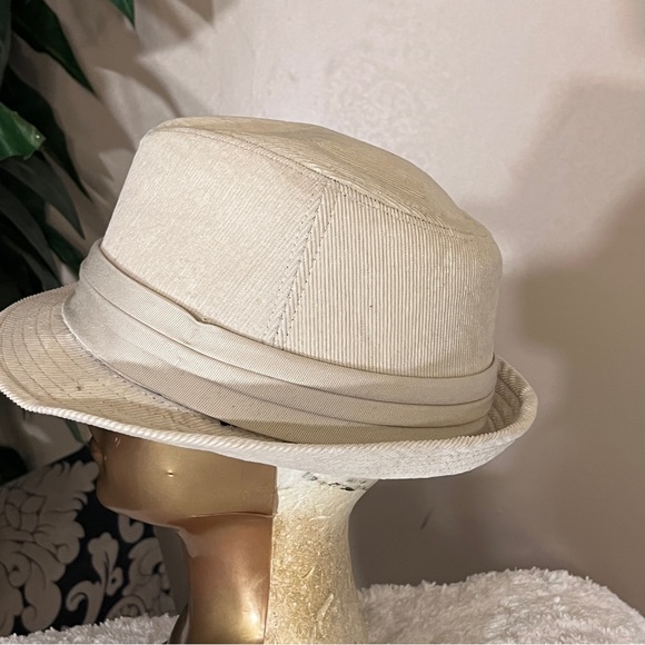 Lei - Picture 6 of 6